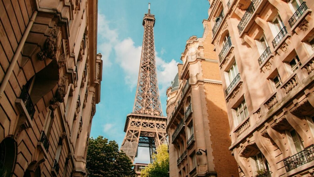 eiffel tower in paris during daytime